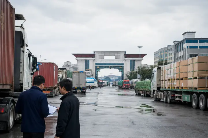 Khu vực cửa khẩu Móng Cái phục vụ xác minh đối tác